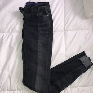 Mid-rise, two toned, skinny jeans!